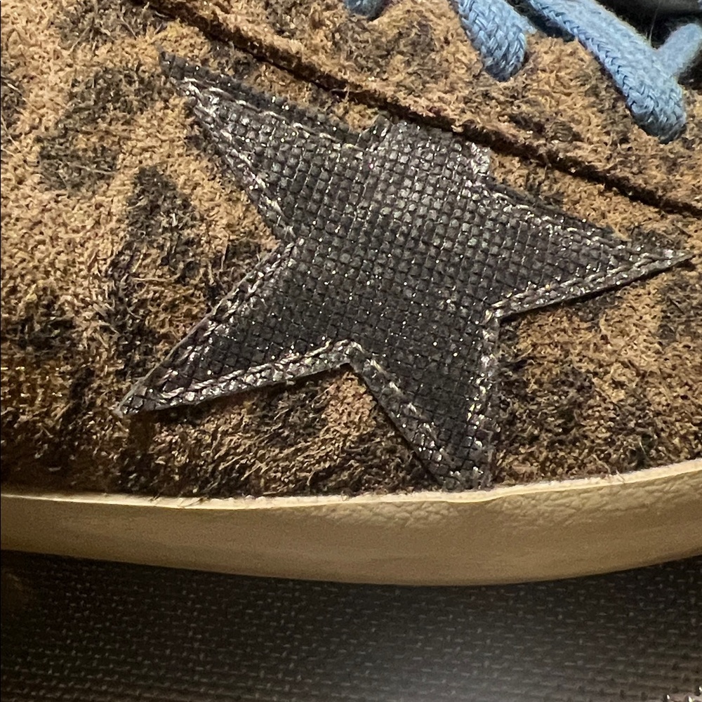 Golden Goose Sabot Shearling Leopard/Blue Laces
Super-Star Private EDT Sneakers - Picture 11 of 15